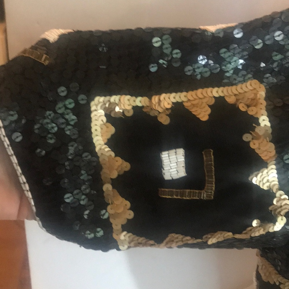 “VINTAGE SEQUINNED TOP” Stunning Black with White Beading Detail. - Picture 10 of 16